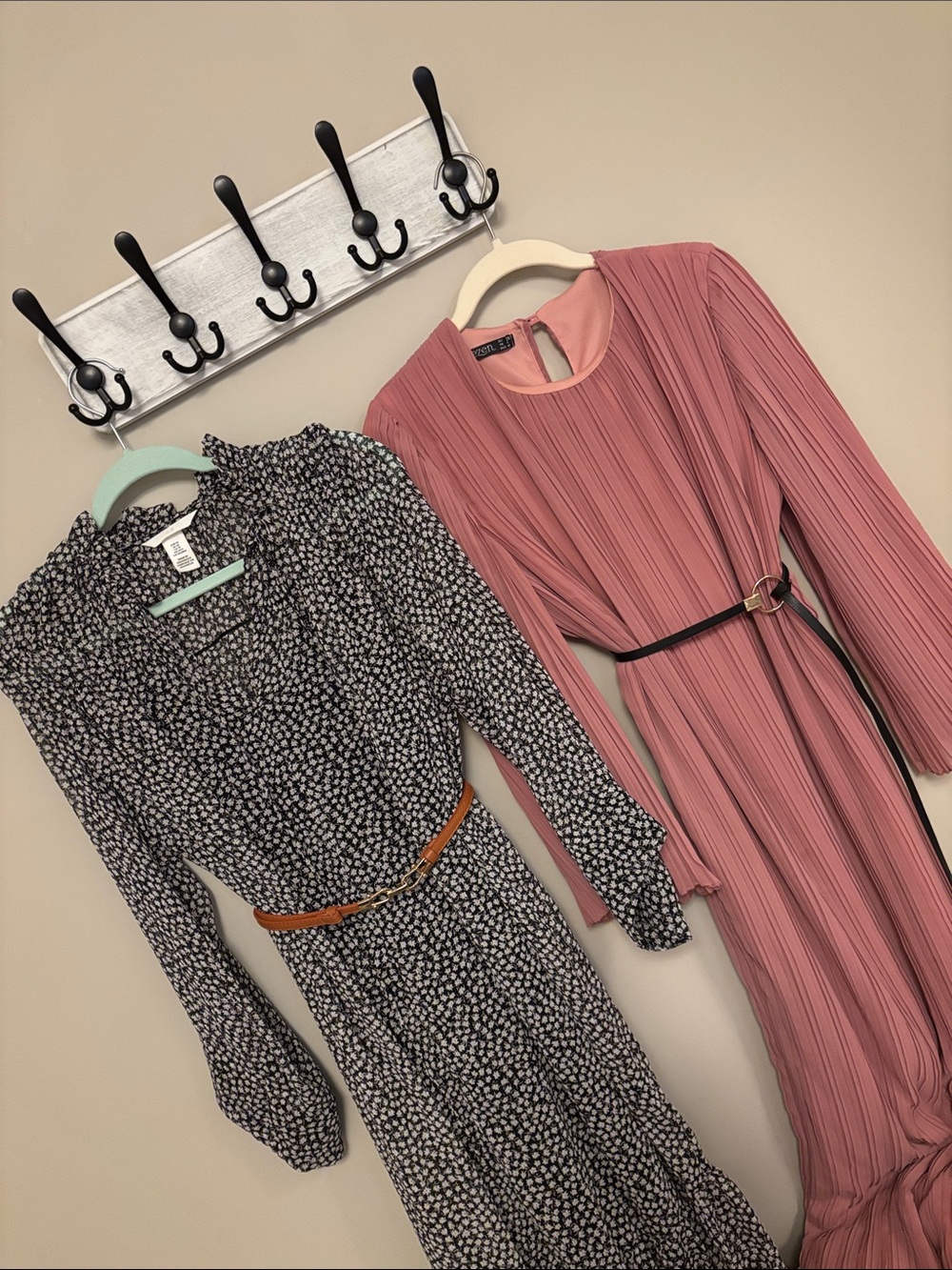🎀BUNDLE🎀 Dusty Pink Pleated Maxi Dress+ Black floral dress